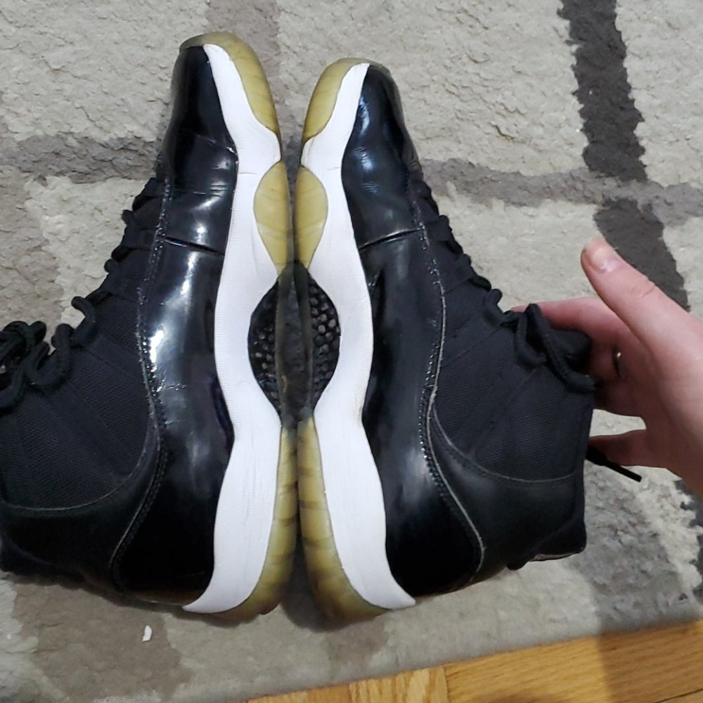air jordan 11 space jam sneakers - Picture 9 of 13